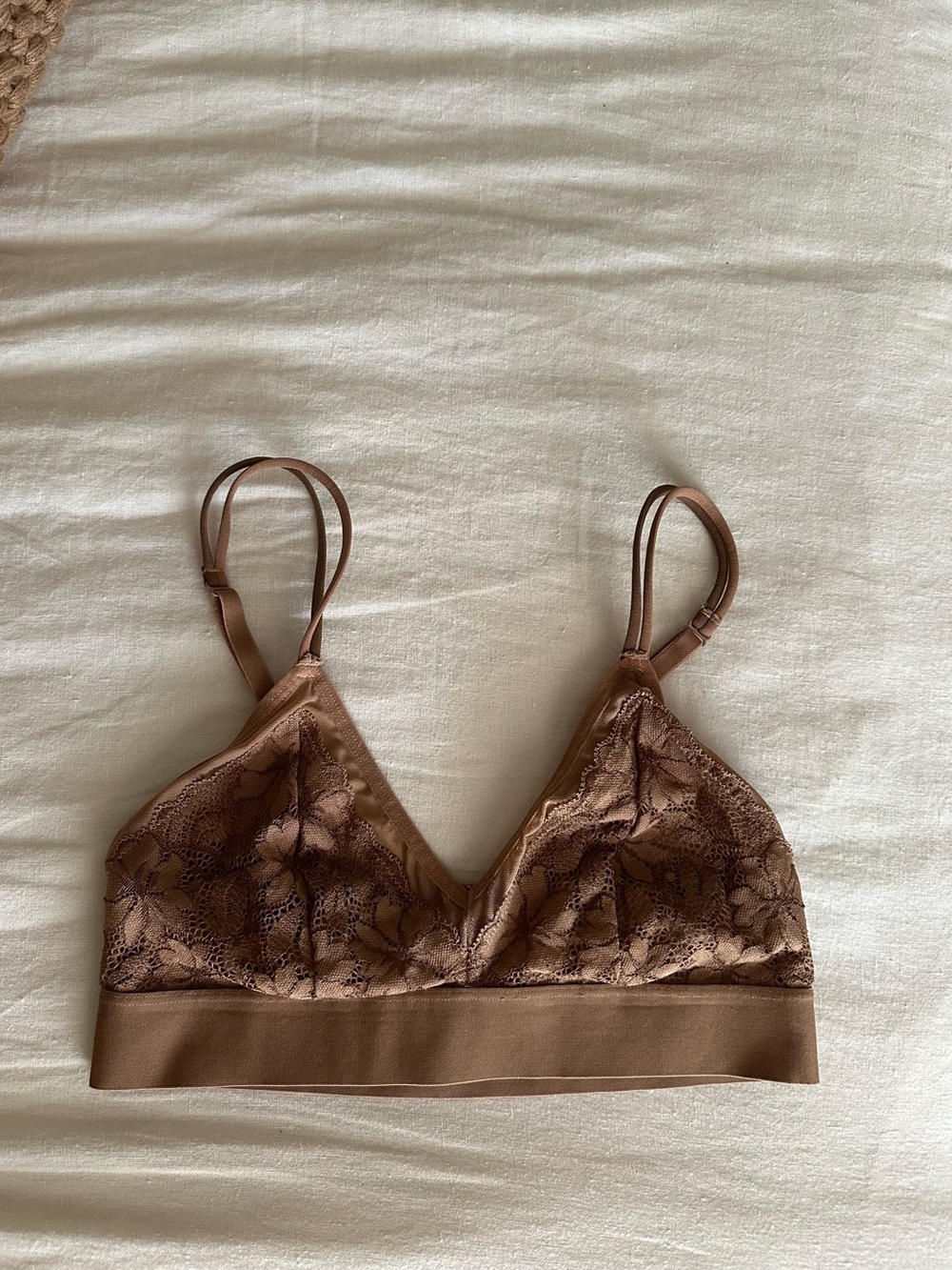 Auden Unlined Bralette in Nude Brown Size Small